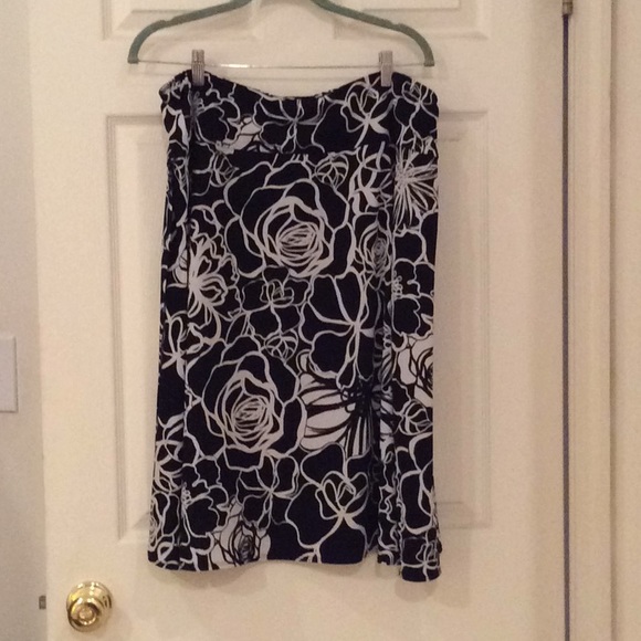 Chico’s skirt - Picture 2 of 5